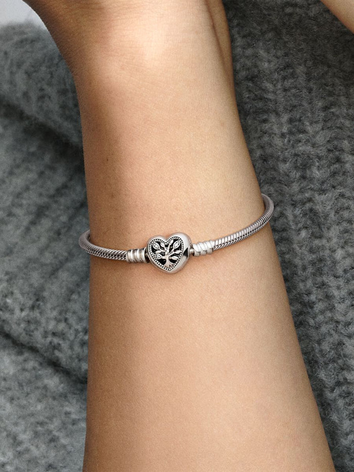 Pandora Moments Family Tree Heart Clasp Snake Chain Bracelet