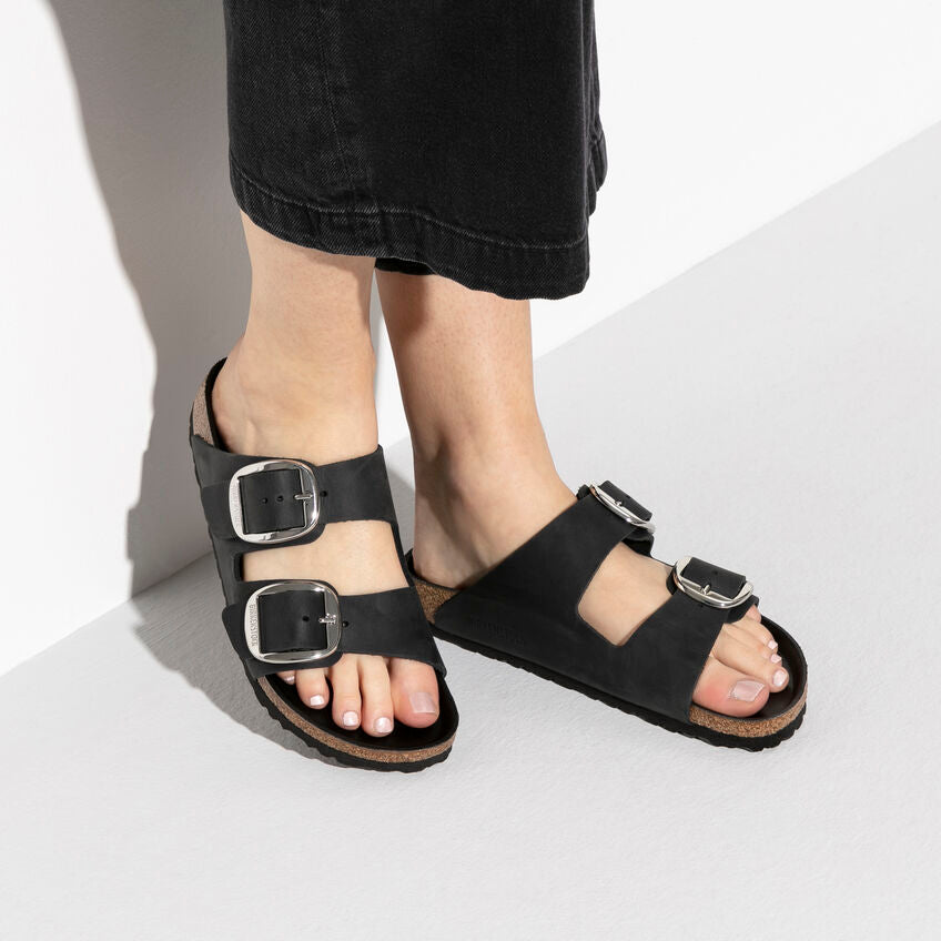 Black sandals with buckle fashion