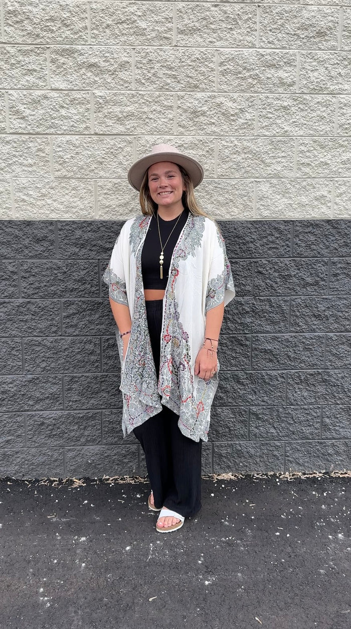 Mariposa Color Stitch Tapestry Kimono