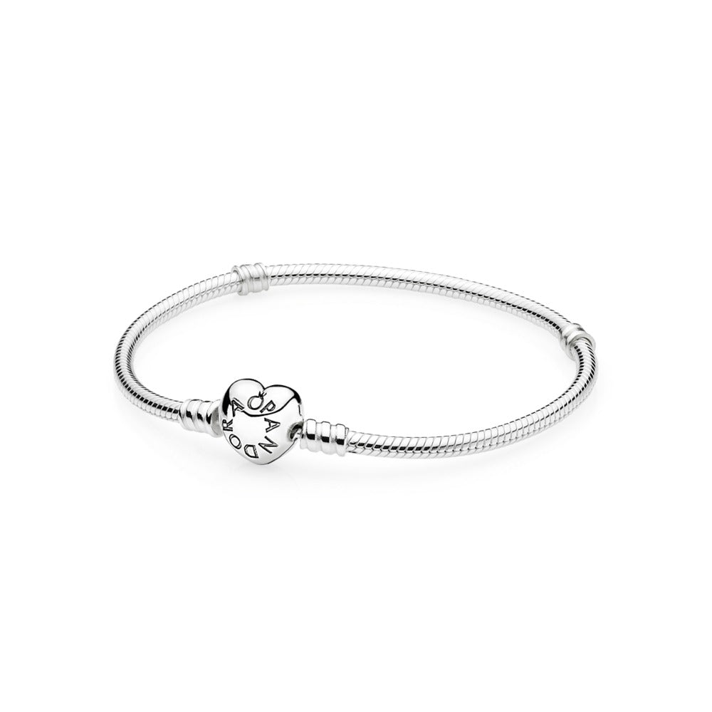 Silver bracelet with heart-shaped clasp 23cm