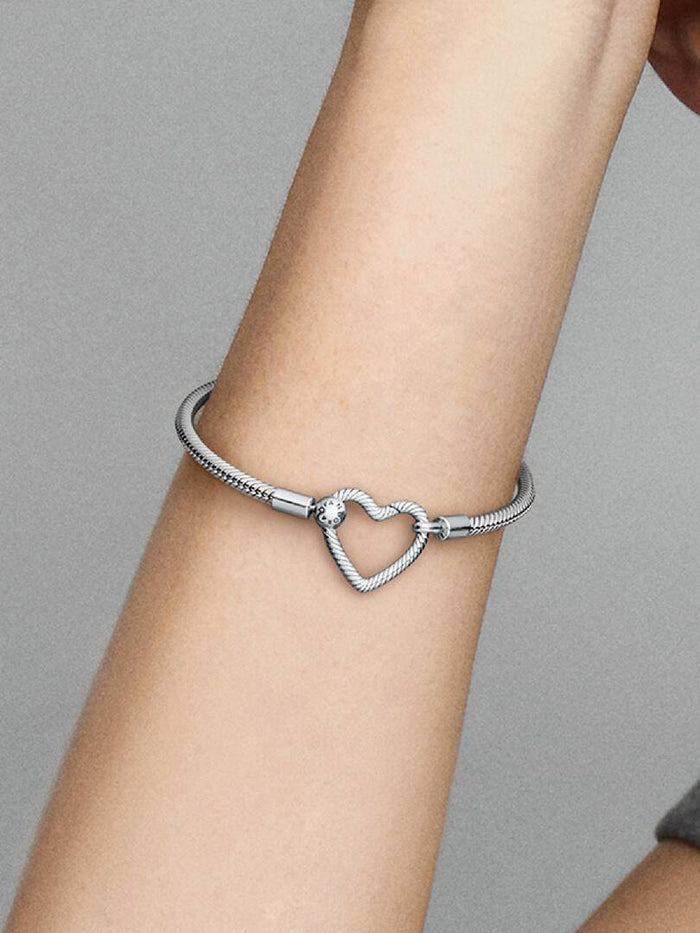 Heart Closure Snake Chain Bracelet