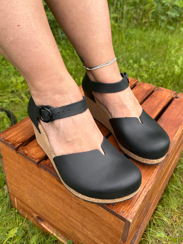 Birkenstock Mary Leather Wedge Shoe - Black (Medium/Narrow)