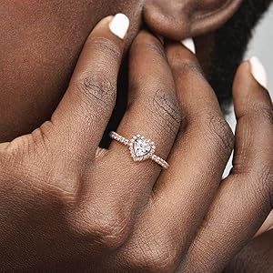 Sparkling Gold Elevated Heart Ring