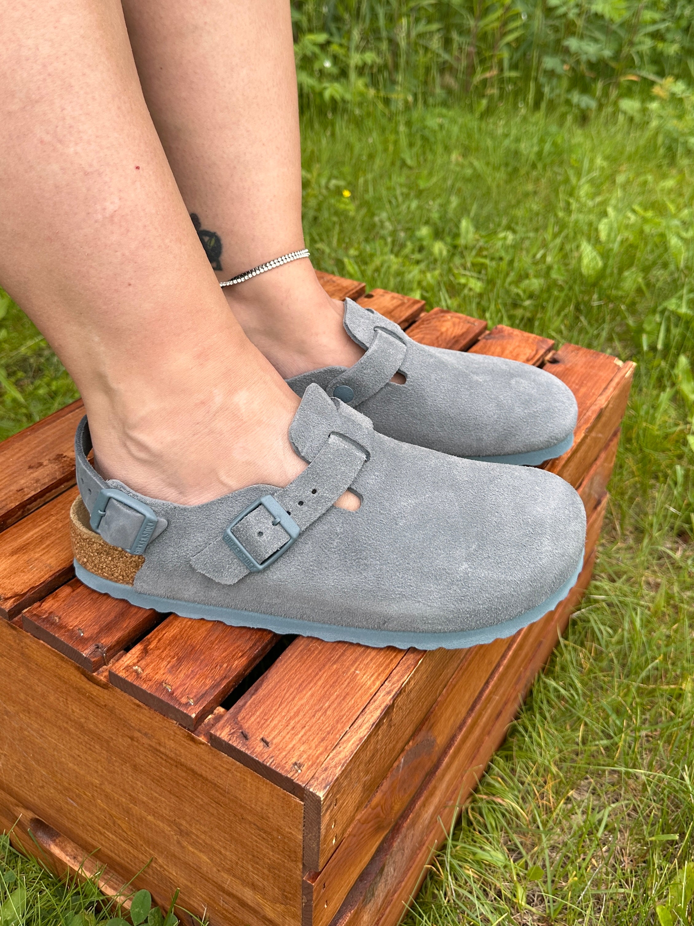 Birkenstock Tokio Suede Clogs - Basalt Gray (Medium/Narrow