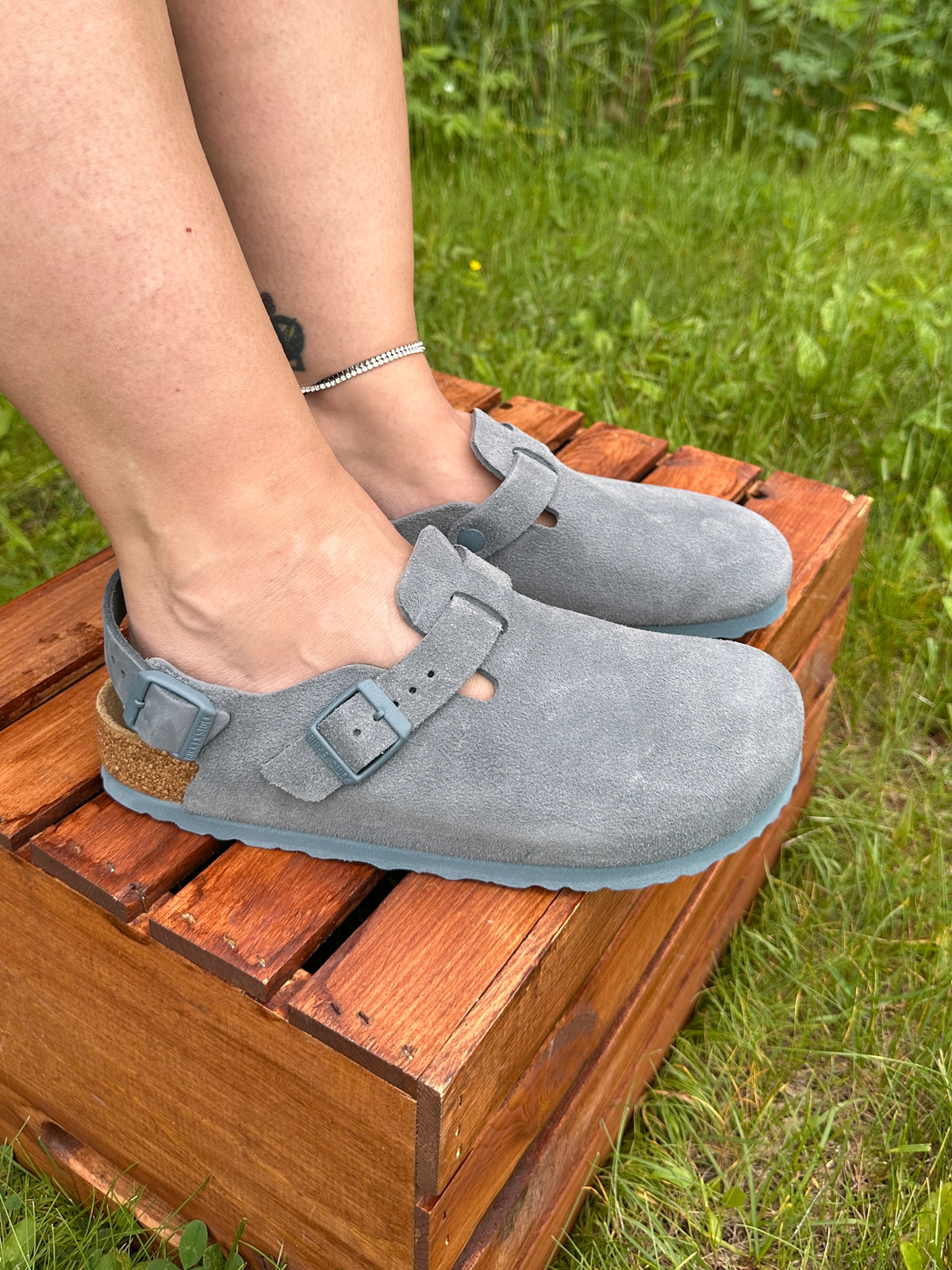 Birkenstock Tokio Suede Clogs - Basalt Gray (Medium/Narrow)