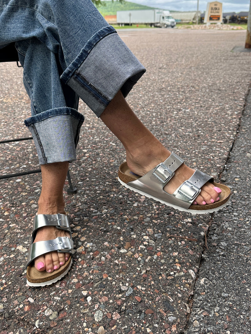Birkenstock Arizona Soft Footbed Sandals - Metallic Silver (Medium/Narrow)