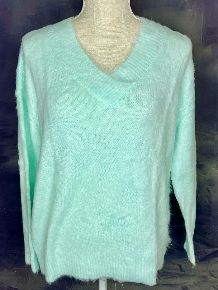 Gillian Fluffy V-Neck Sweater - Mint