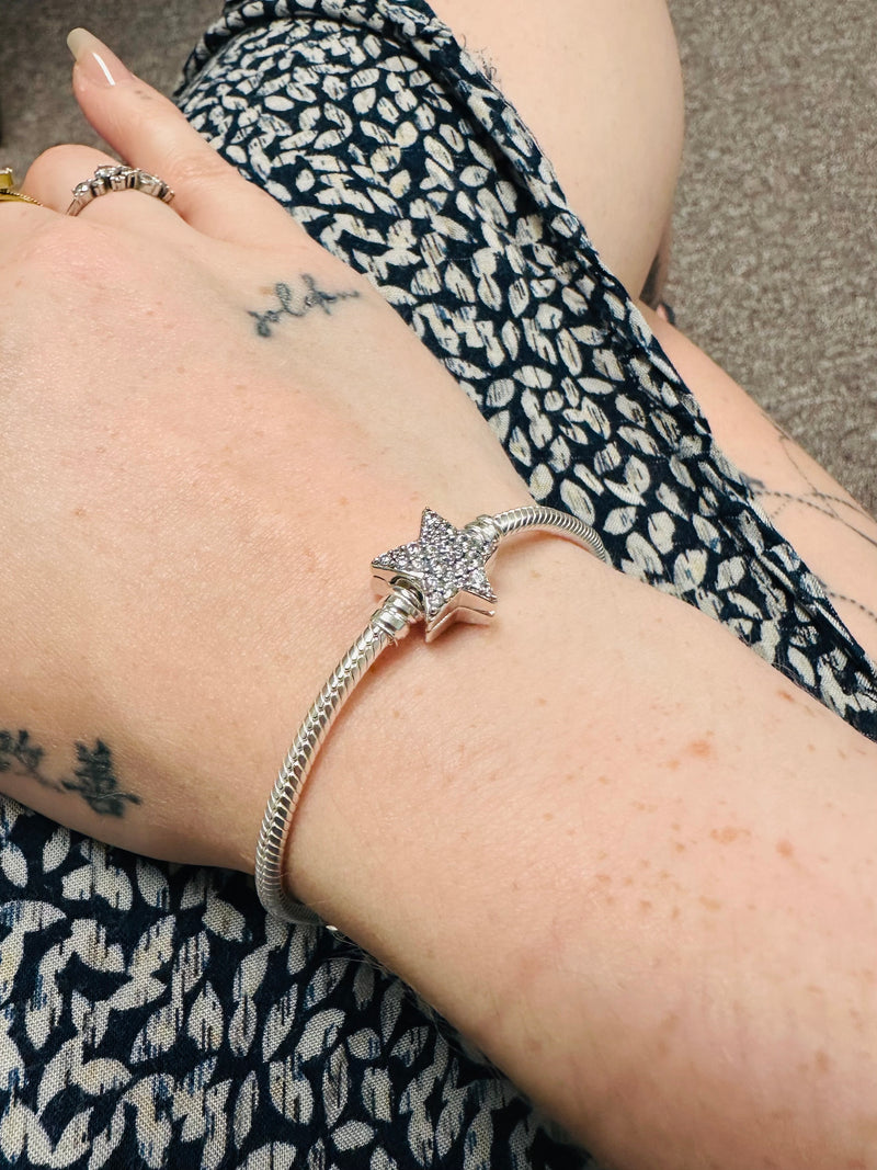 Moments Asymmetric Star Clasp Snake Chain Bracelet