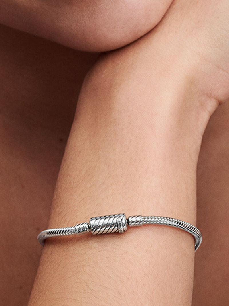Easy-Close Magnetic Clasp Snake Chain Bracelet
