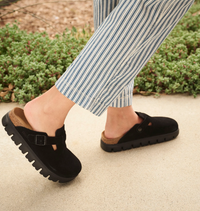 Birkenstock Boston Chunky Suede Clogs - Black (Medium/Narrow)