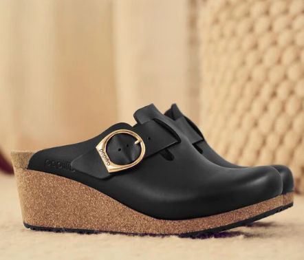 Birkenstock Fanny Leather Clogs - Black (Medium/Narrow)