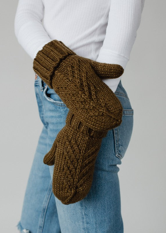 Jori Tree Cable Knit Mittens - Olive