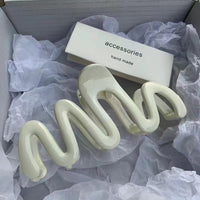 Jill Wavy Hair Claw