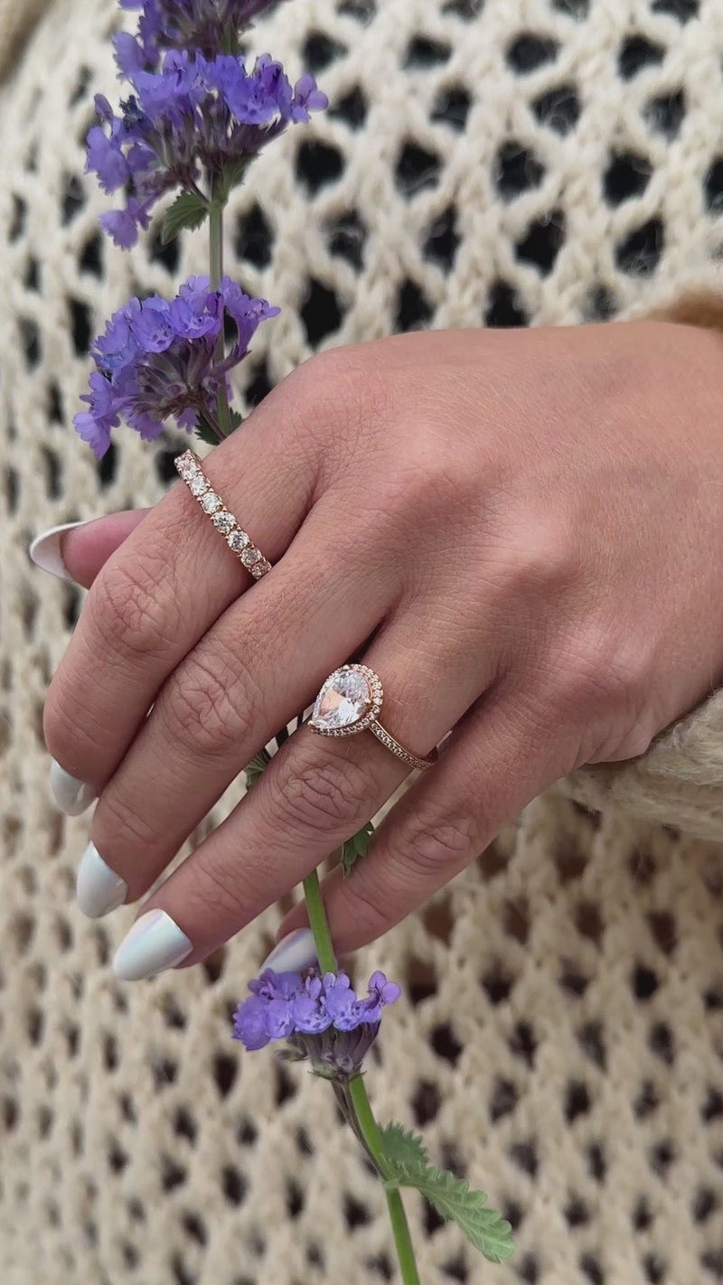 Sparkling Pear Halo Ring