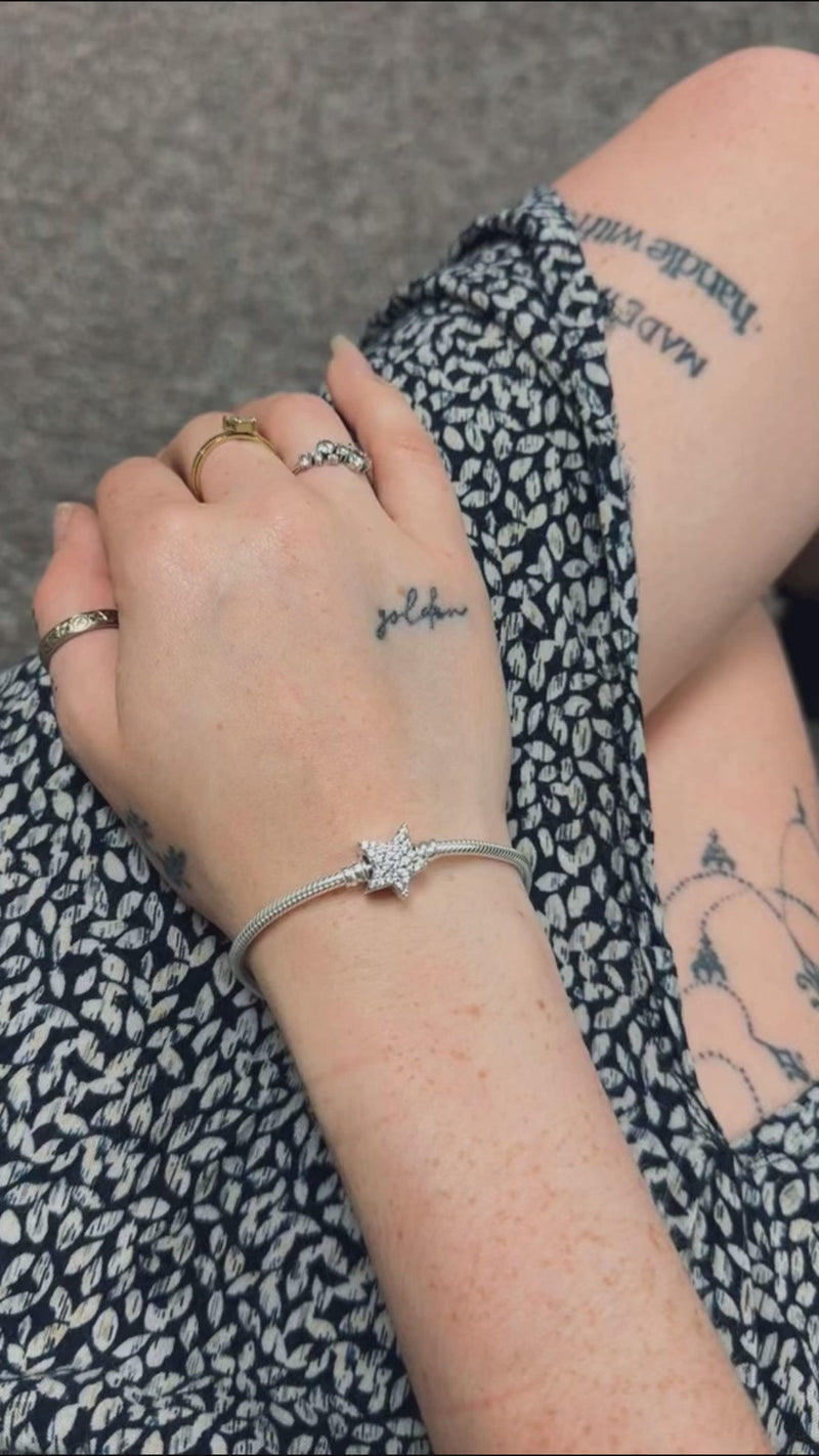 Moments Asymmetric Star Clasp Snake Chain Bracelet
